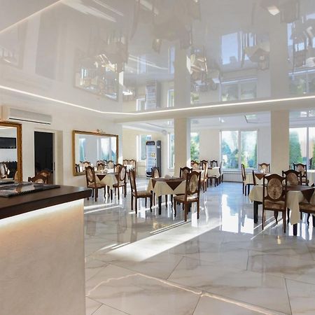 Hotel Continent Polyana  Bagian luar foto