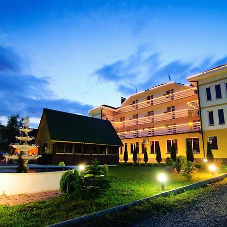 Hotel Continent Polyana  Bagian luar foto