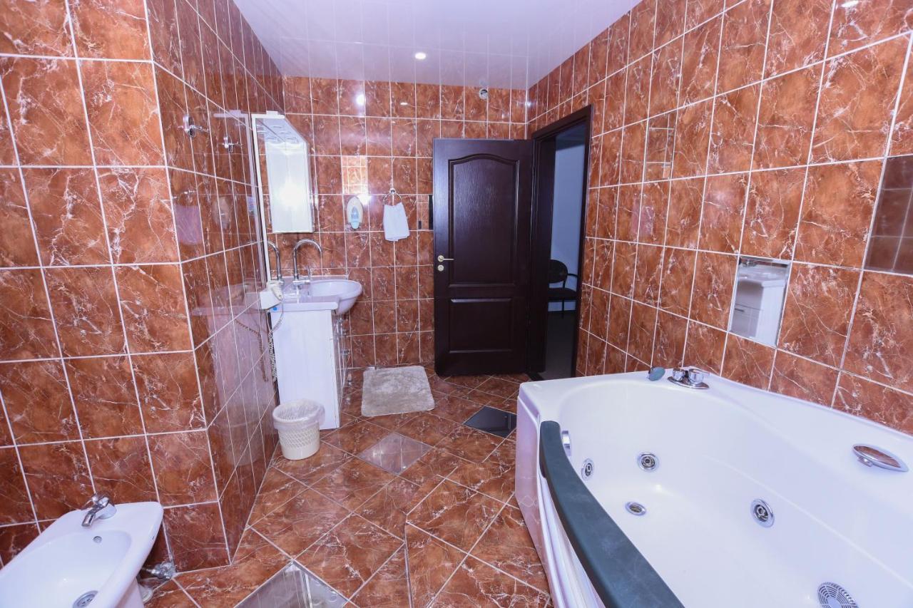 Hotel Continent Polyana  Bagian luar foto