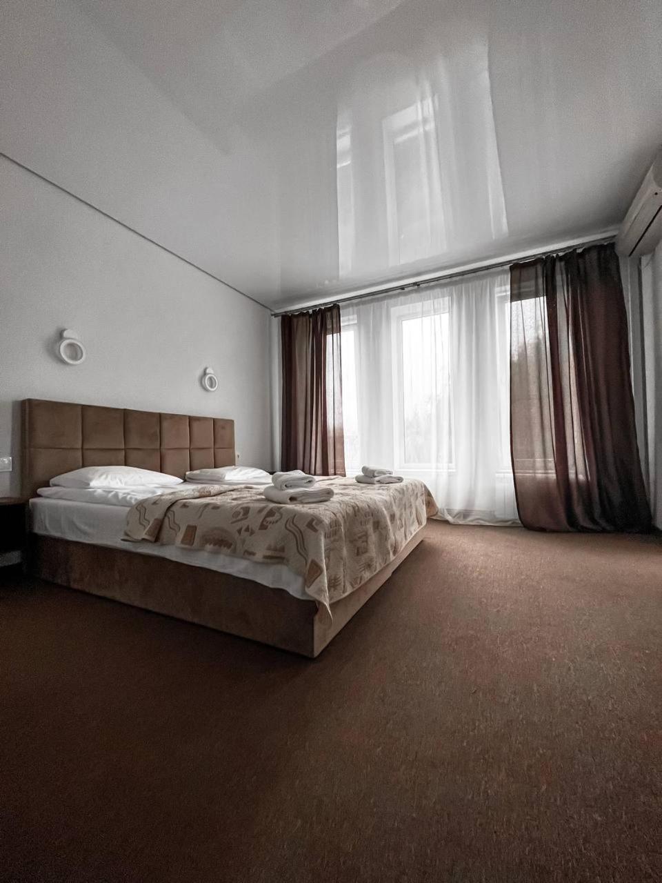 Hotel Continent Polyana  Bagian luar foto